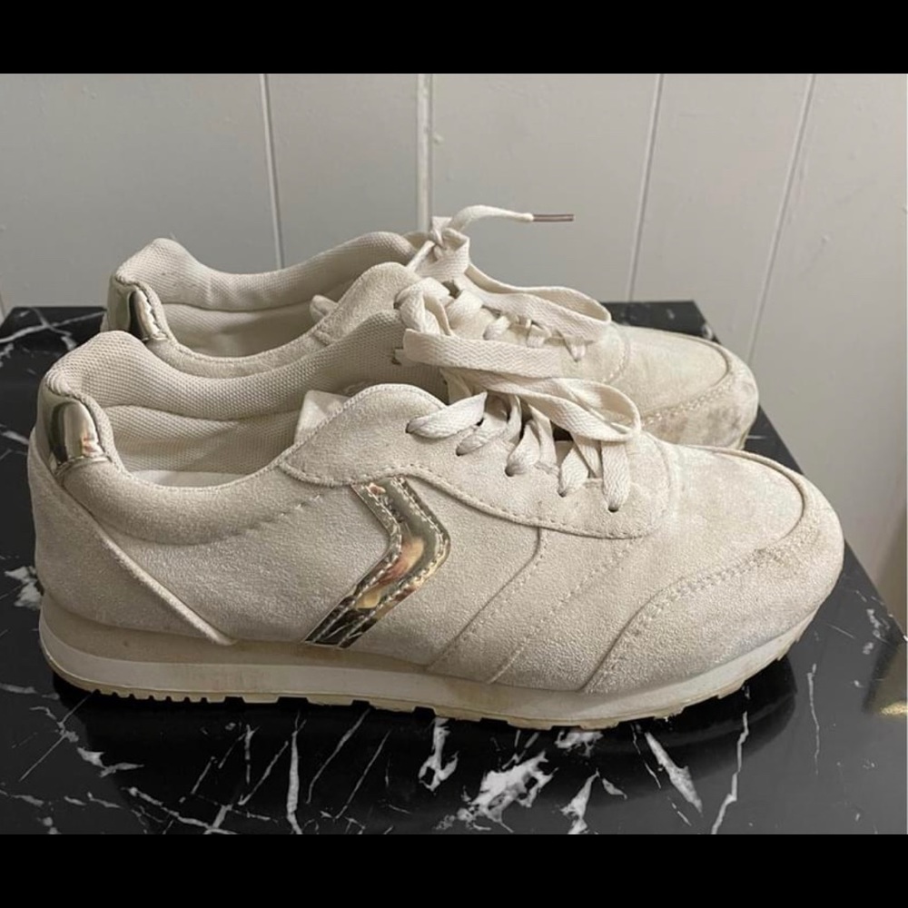 Cream white velvet soft sneakers gold size 8.5
